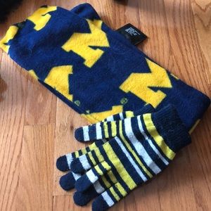 Scarf and gloves